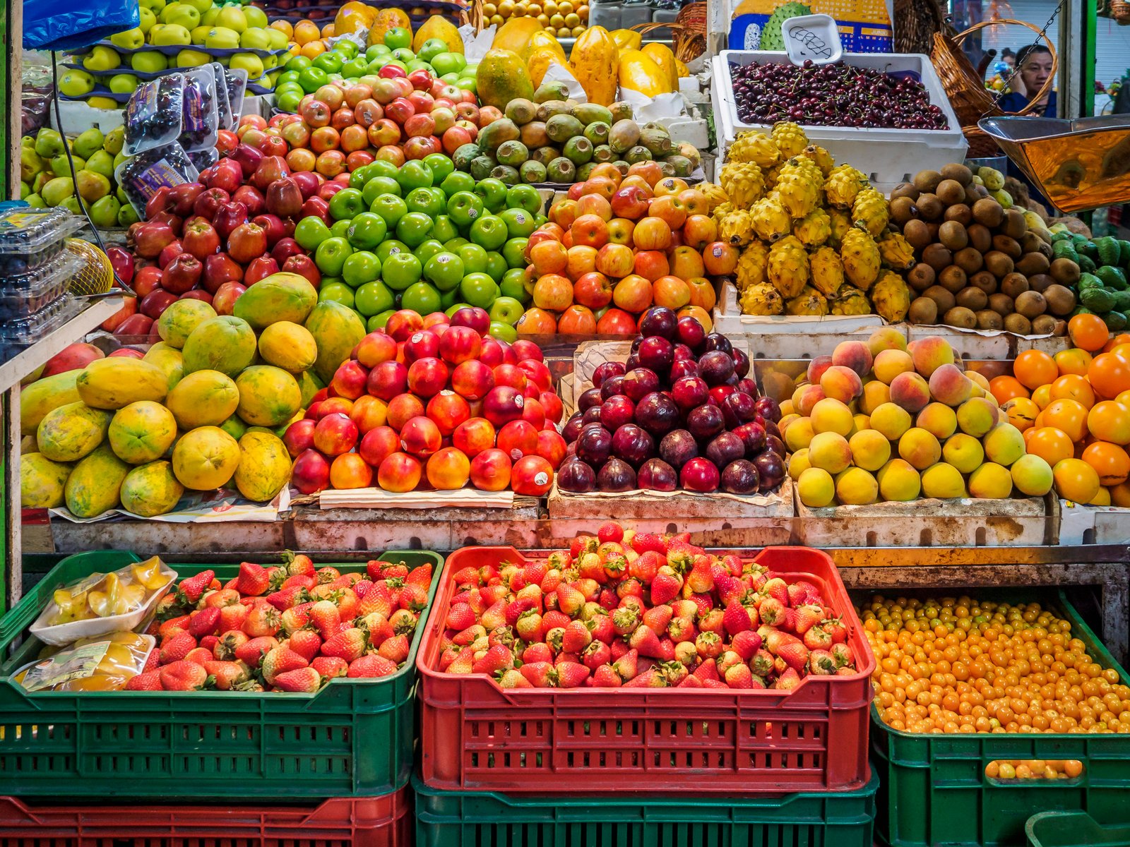 FRUITS AND JUICE